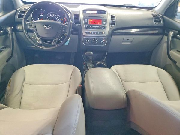 2014 KIA SORENTO Base/ LX