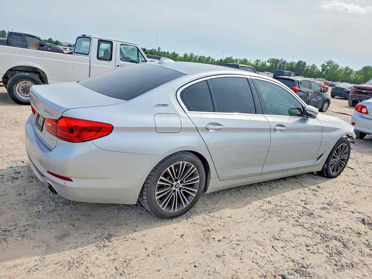 2018 BMW 530E