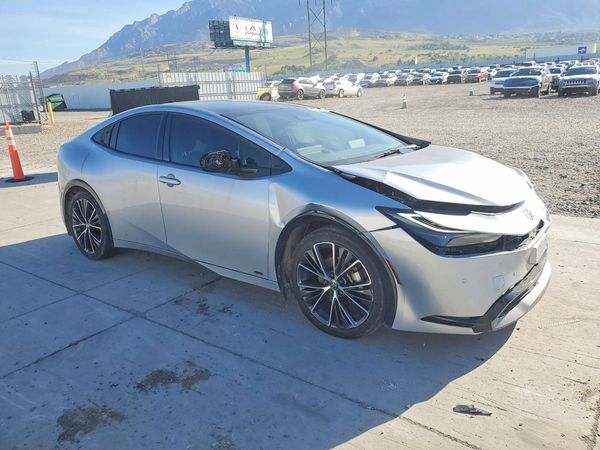 2024 TOYOTA PRIUS