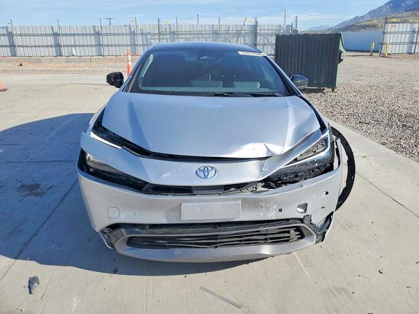 2024 TOYOTA PRIUS