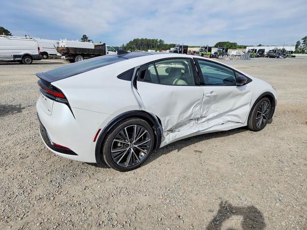 2024 TOYOTA PRIUS
