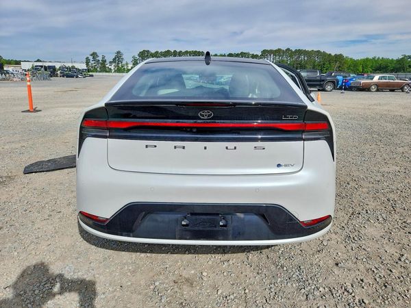 2024 TOYOTA PRIUS