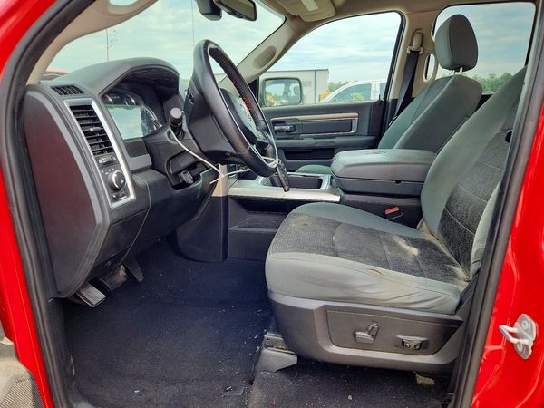 2016 RAM 1500 SLT QUAD CAB 4X2