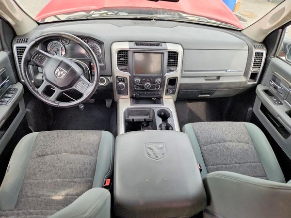 2016 RAM 1500 SLT QUAD CAB 4X2