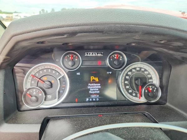 2016 RAM 1500 SLT QUAD CAB 4X2