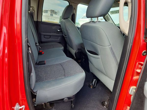 2016 RAM 1500 SLT QUAD CAB 4X2