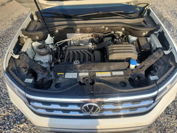 2022 VOLKSWAGEN ATLAS CROSS SPORT 4Motion SE w/ Tech — Engine bay