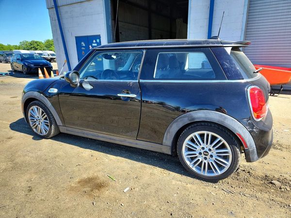 2016 MINI COOPER