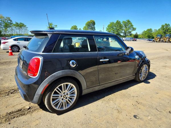 2016 MINI COOPER
