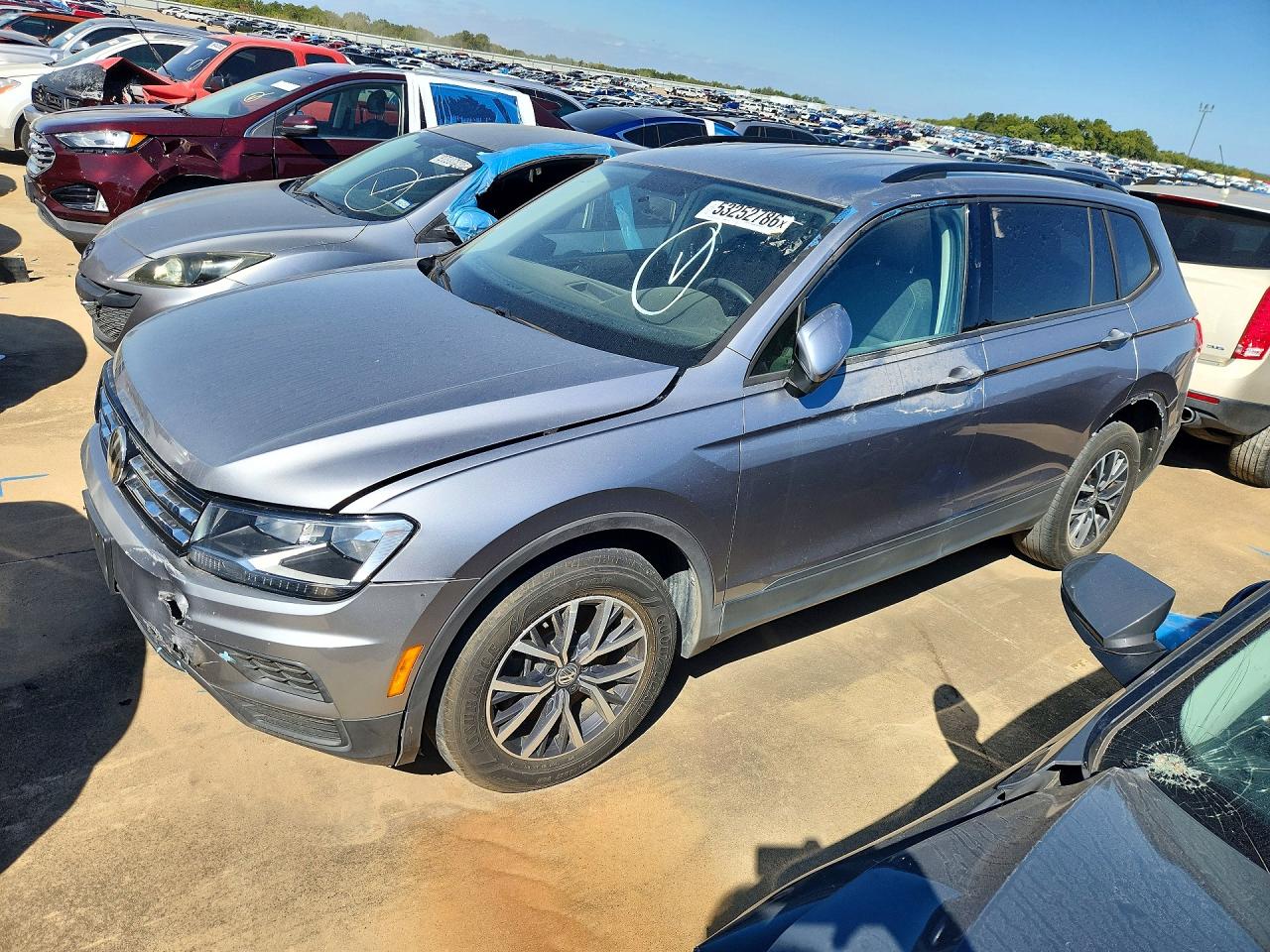 2021 VOLKSWAGEN TIGUAN S — Front 3/4