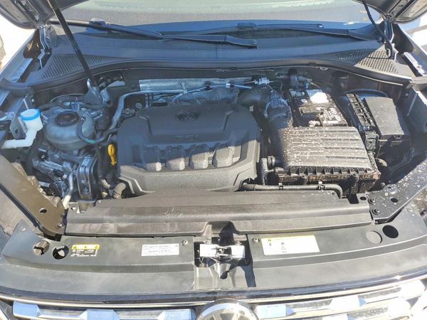 2021 VOLKSWAGEN TIGUAN S — Engine bay