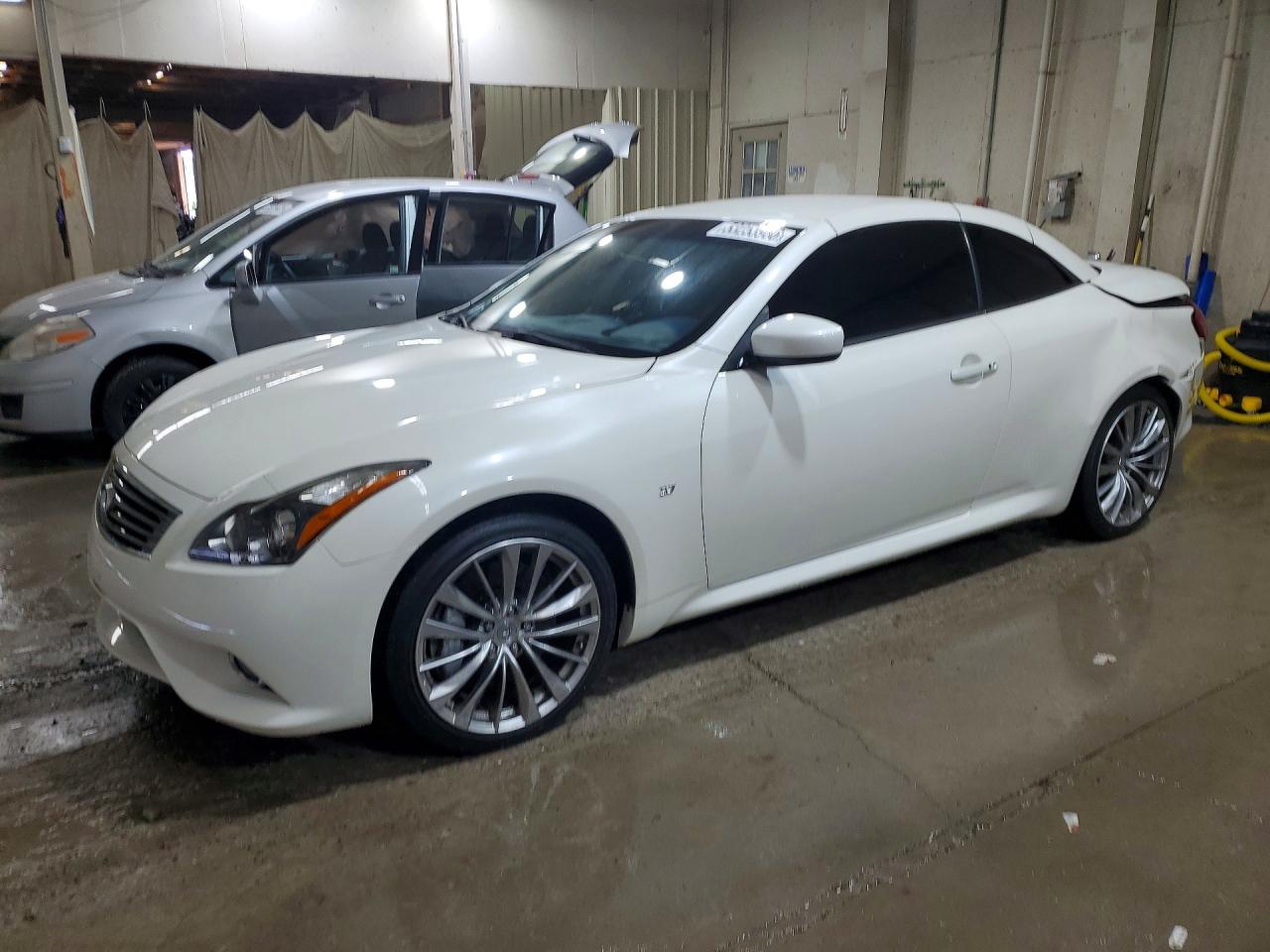 2015 INFINITI Q60 CONVERTIBLE