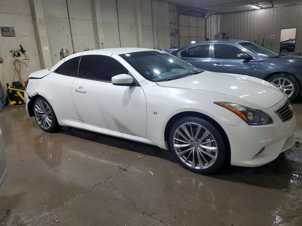 2015 INFINITI Q60 CONVERTIBLE