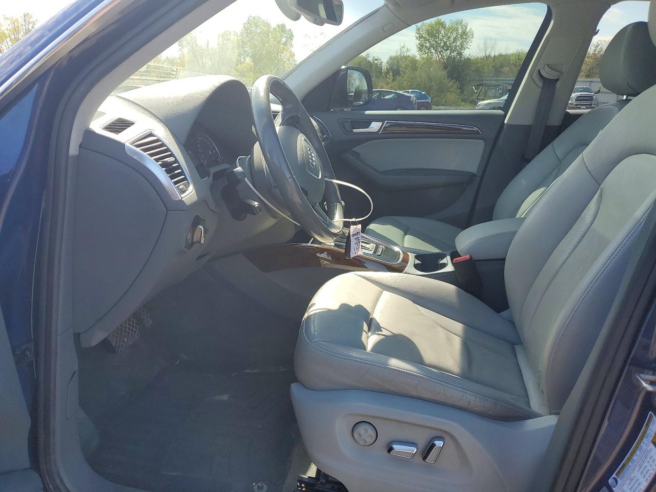 2013 AUDI Q5 Premium Plus