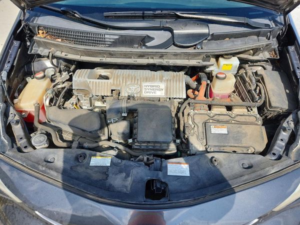 2015 TOYOTA PRIUS