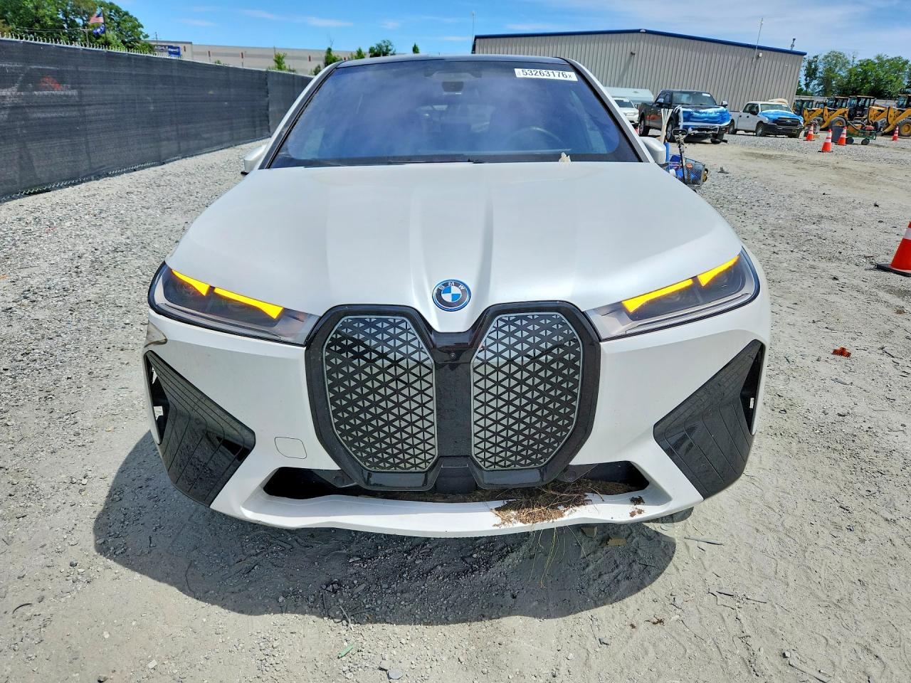 2025 BMW IX xDrive50