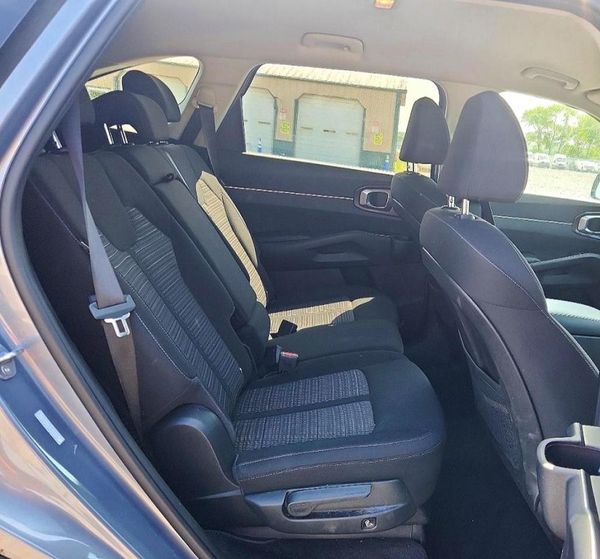 2025 KIA SORENTO LX