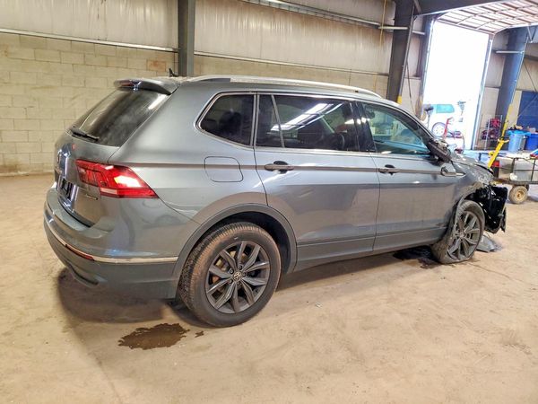2022 VOLKSWAGEN TIGUAN 4Motion SE