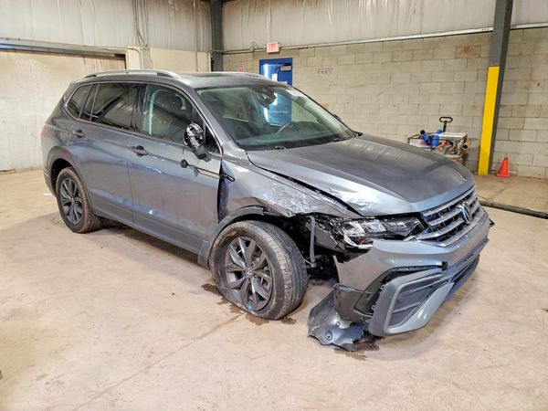 2022 VOLKSWAGEN TIGUAN 4Motion SE