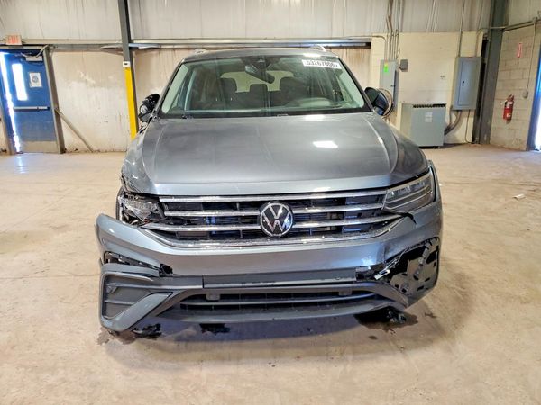 2022 VOLKSWAGEN TIGUAN 4Motion SE