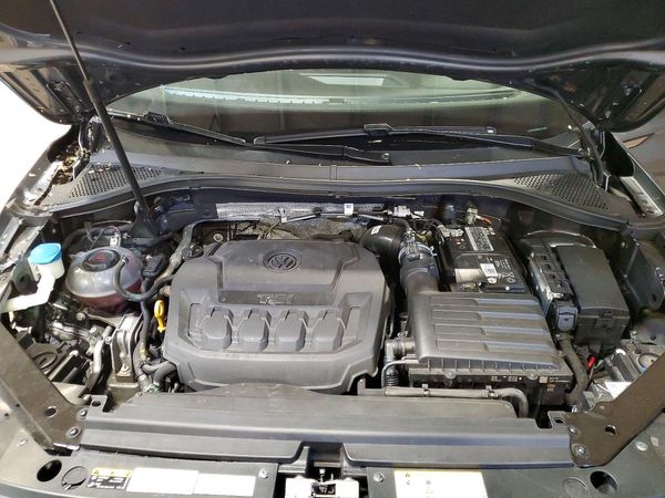 2022 VOLKSWAGEN TIGUAN 4Motion SE