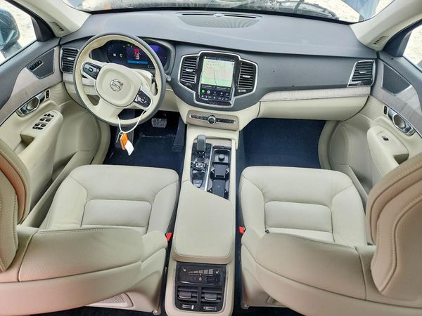 2025 VOLVO XC90 Plus Bright