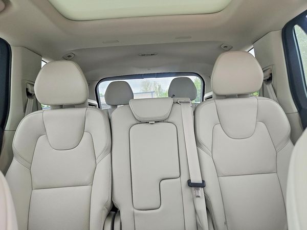 2025 VOLVO XC90 Plus Bright