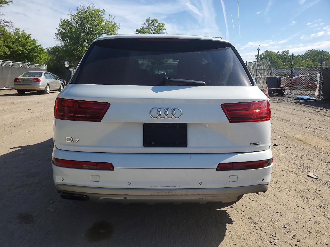 2017 AUDI Q7 quattro Premium