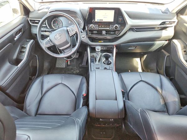 2024 TOYOTA HIGHLANDER