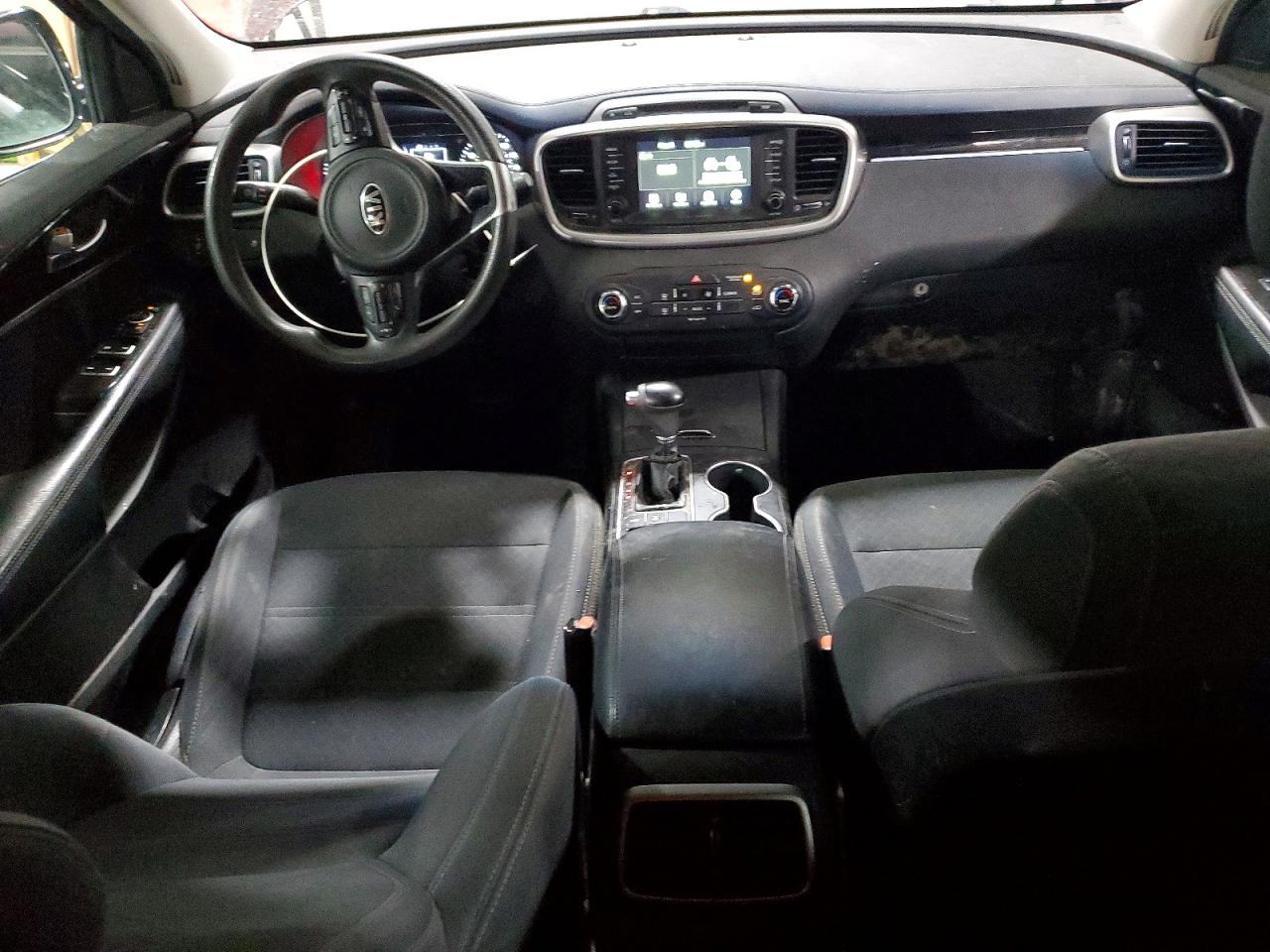 2018 KIA SORENTO L, LX