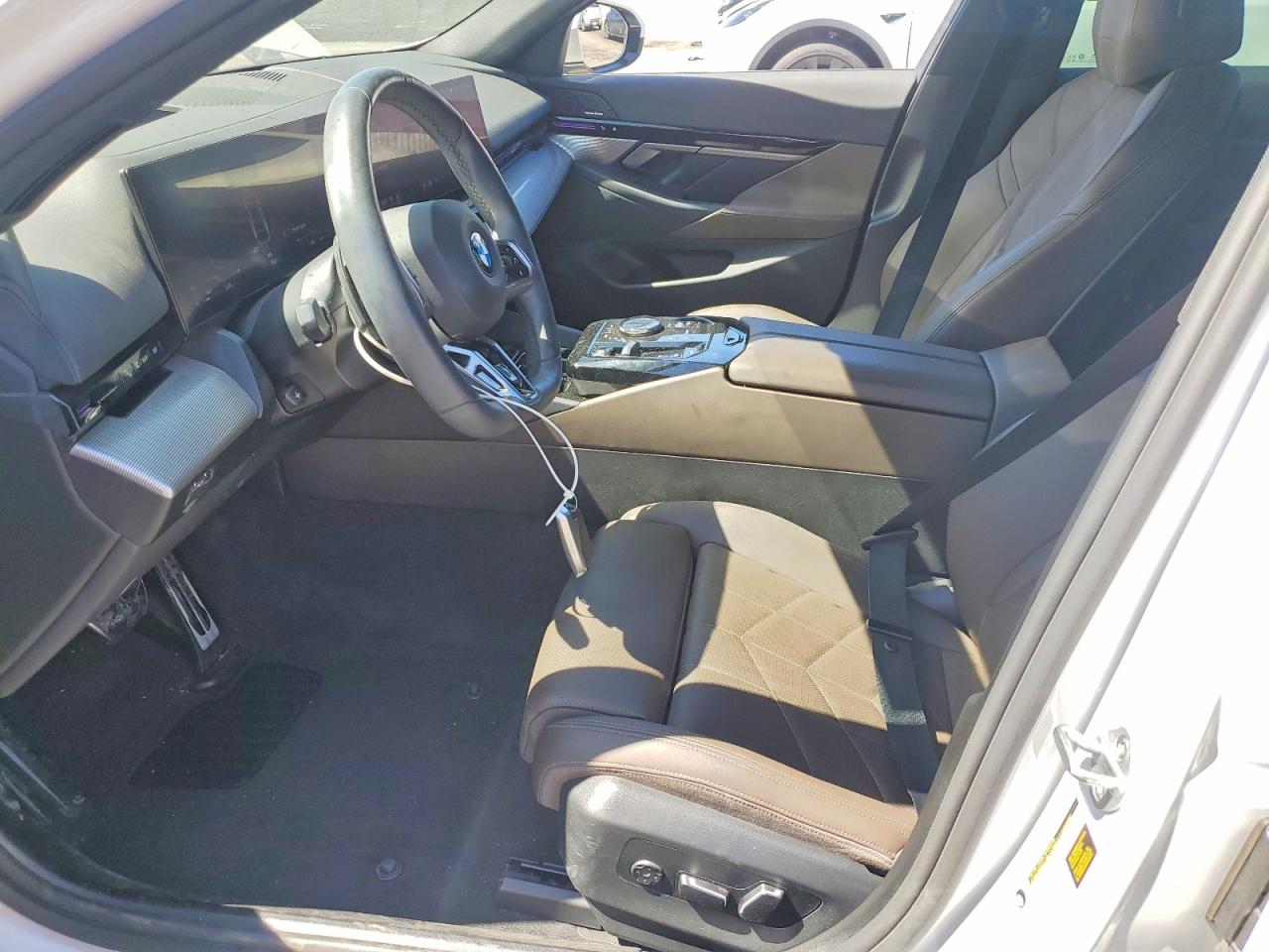 2025 BMW 530