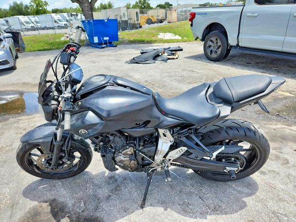 2015 YAMAHA FZ07