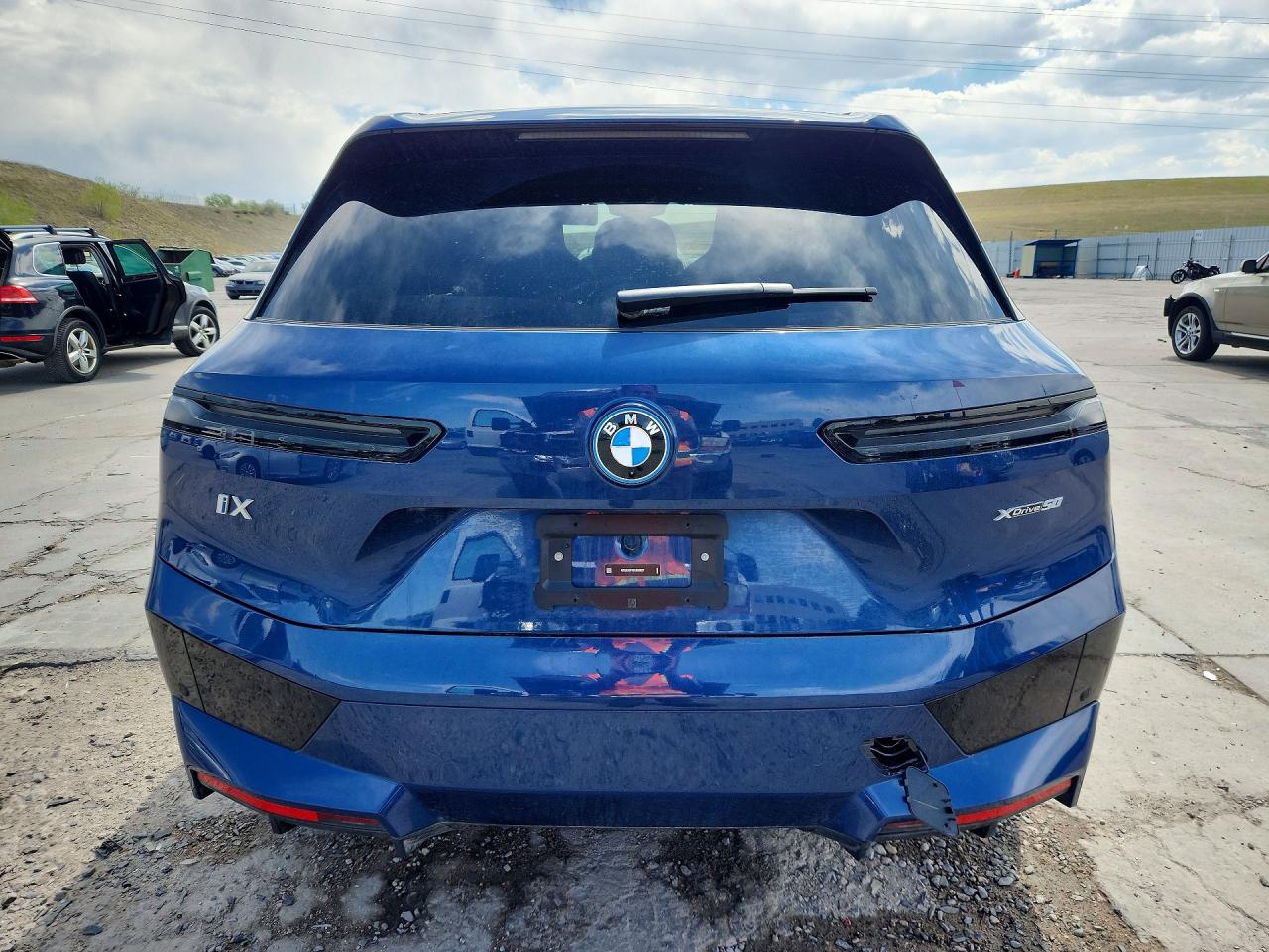 2025 BMW IX xDrive50