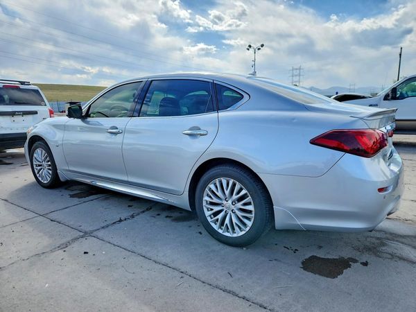 2016 INFINITI Q70L