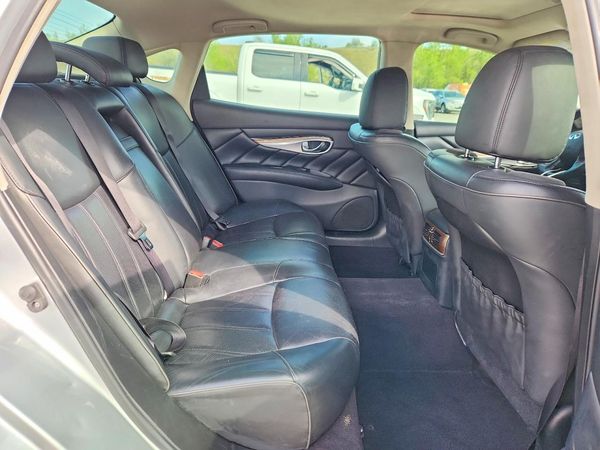 2016 INFINITI Q70L