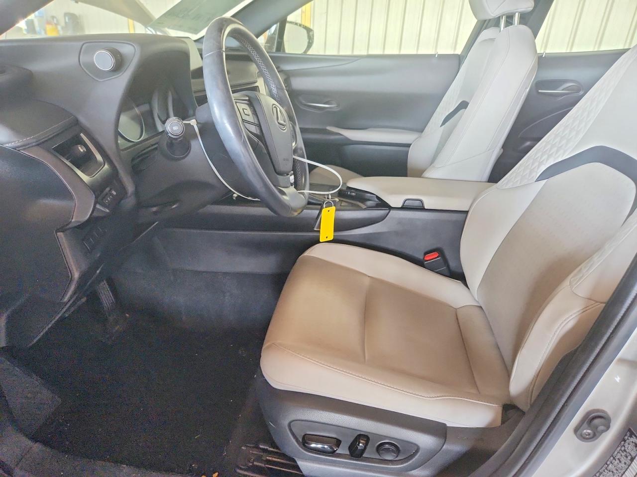 2021 LEXUS UX 200 Base