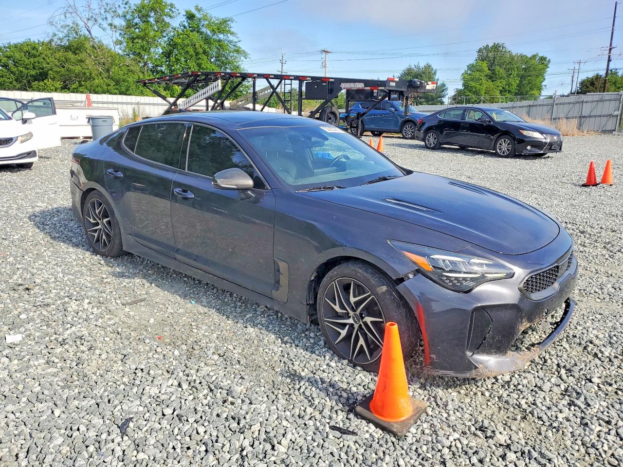 2022 KIA STINGER GT-Line