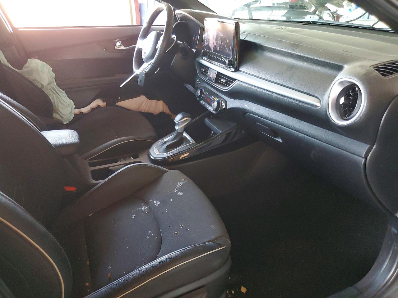 2024 KIA FORTE GT Line