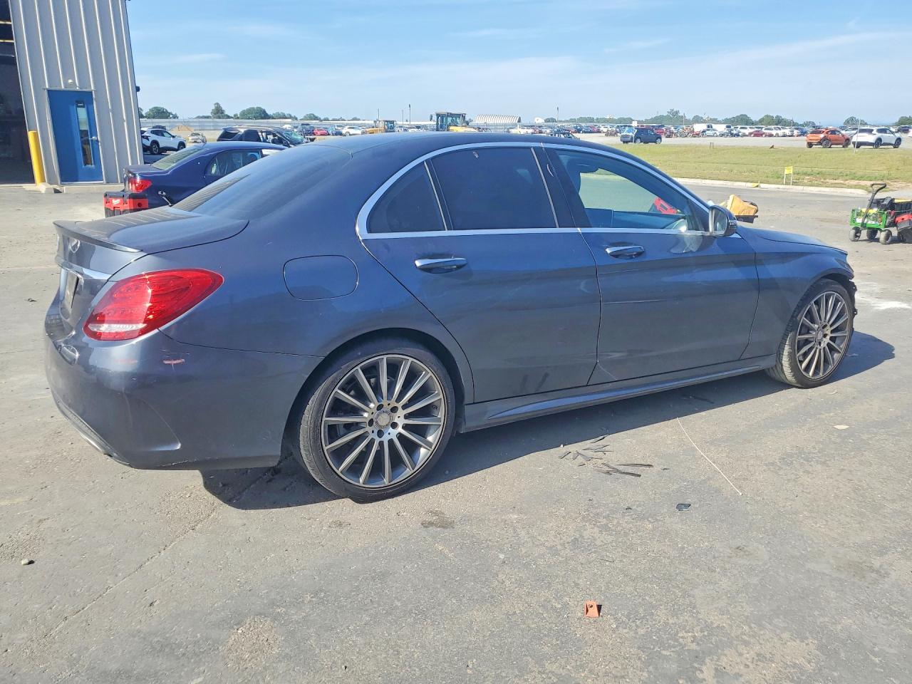 2016 MERCEDES-BENZ C C300