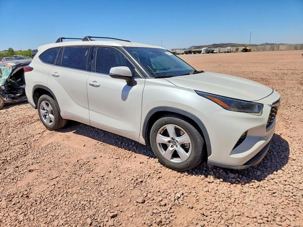 2021 TOYOTA HIGHLANDER LE