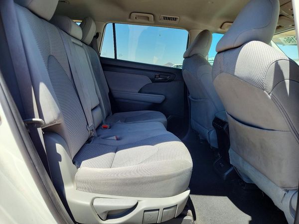 2021 TOYOTA HIGHLANDER LE