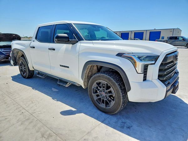 2023 TOYOTA TUNDRA SR5