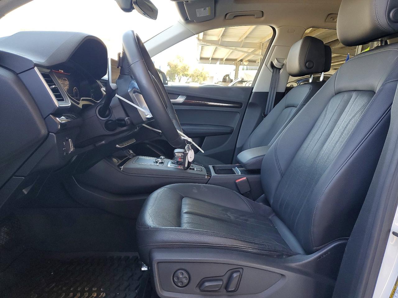2020 AUDI Q5 E quattro Premium Plus