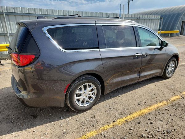 2020 CHRYSLER VOYAGER LXI