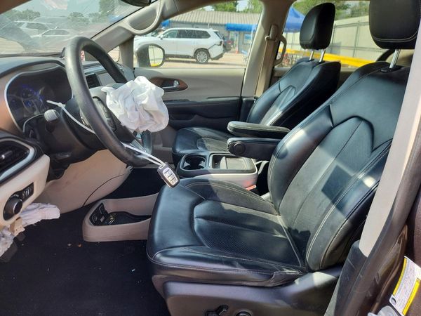 2020 CHRYSLER VOYAGER LXI