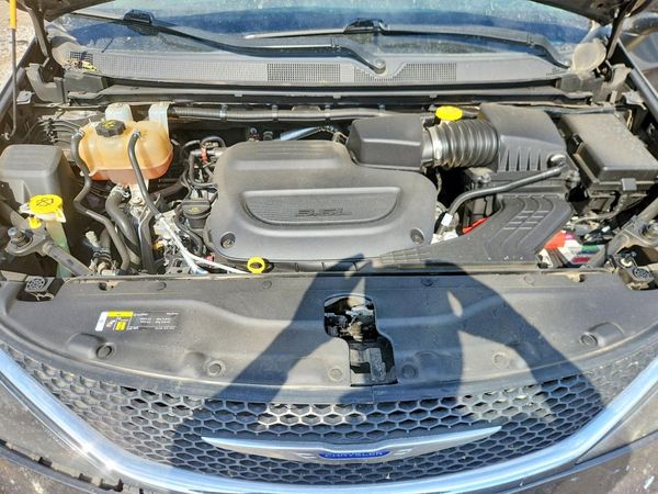 2020 CHRYSLER VOYAGER LXI