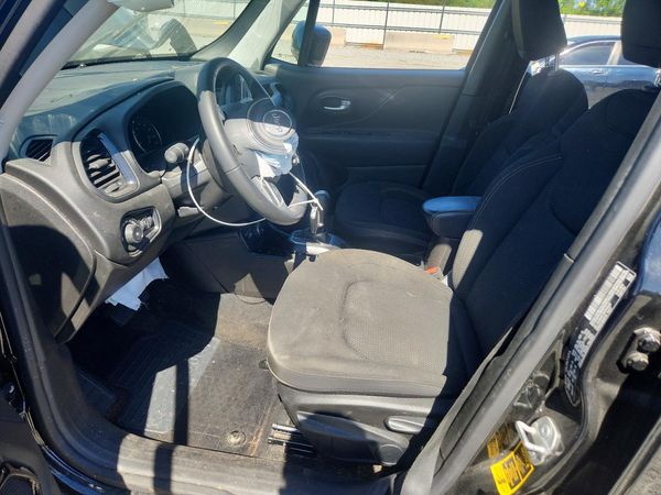 2023 JEEP RENEGADE LATITUDE 4X4