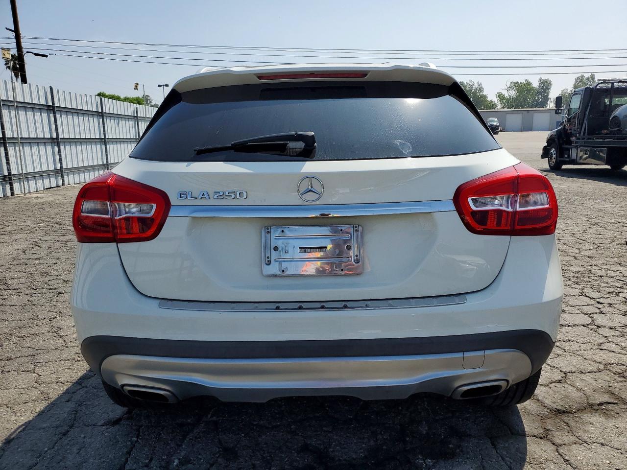 2017 MERCEDES-BENZ GLA GLA250