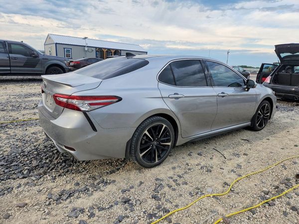 2018 TOYOTA CAMRY