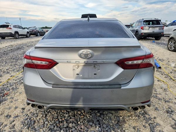 2018 TOYOTA CAMRY